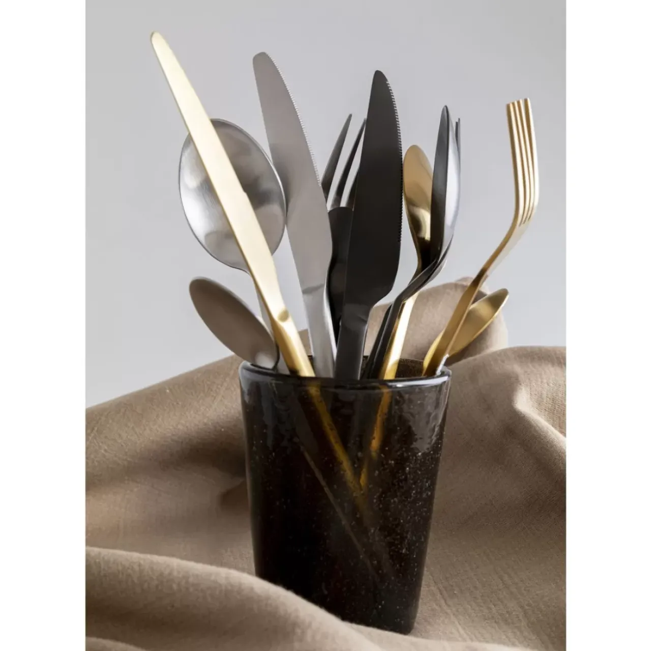 Geschirr & Tischaccessoires|KARE Design Besteck Gloria Matt Schwarz (16-Tlg.)